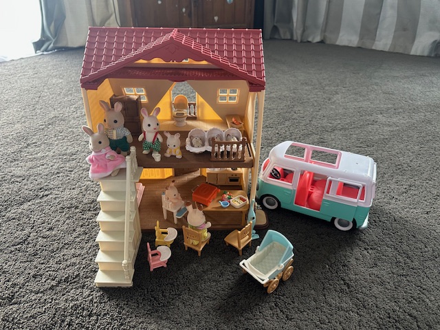 Sylvanian Families: Bunny Family Home