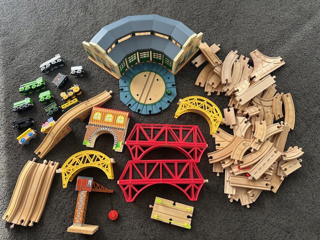 Large Train Set with Bridges